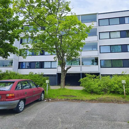 Cozy 2-bedroom Apartment- 300m To Metro & Shops 公寓 赫尔辛基