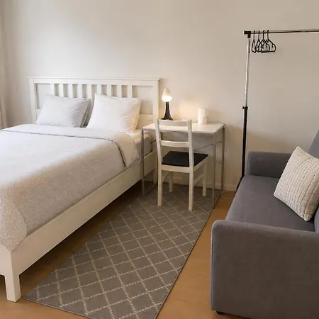Cozy 2-bedroom Apartment- 300m To Metro & Shops Helsinki