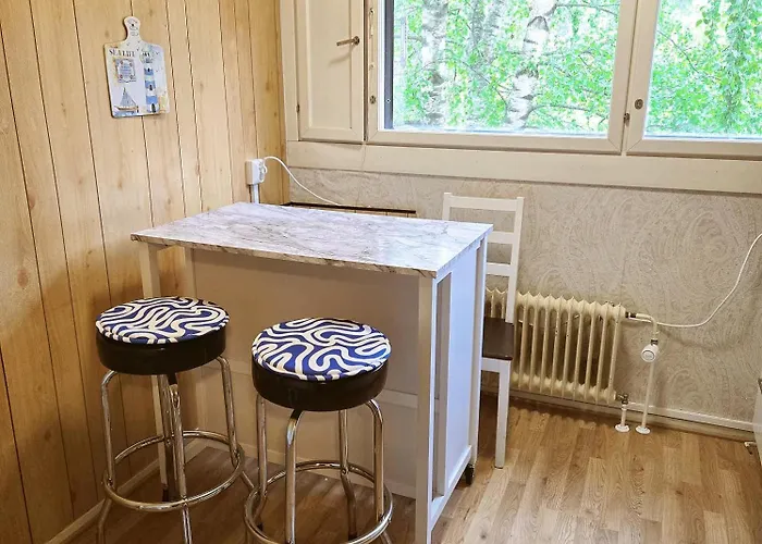 Cozy 2-bedroom Apartment- 300m To Metro & Shops Appartamento