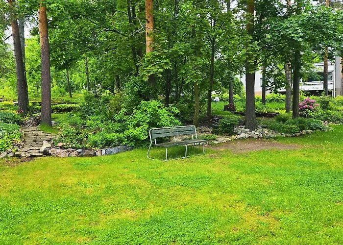 Cozy 2-bedroom Apartment- 300m To Metro & Shops Helsinki