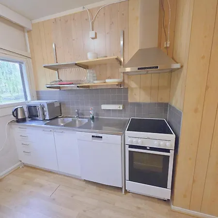 Cozy 2-bedroom Apartment- 300m To Metro & Shops *