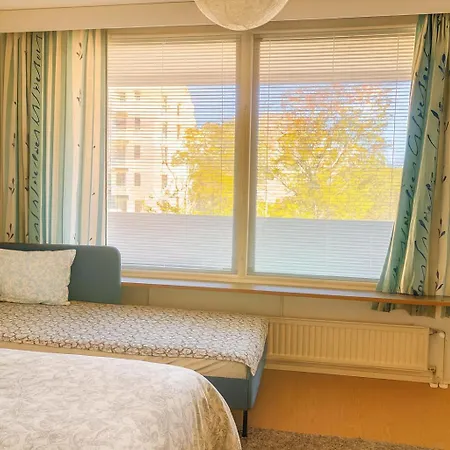 Cozy 2-bedroom Apartment- 300m To Metro & Shops * ヘルシンキ